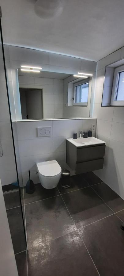 Arrive & Relax - Volkmar Apartment Dusseldorf Bagian luar foto